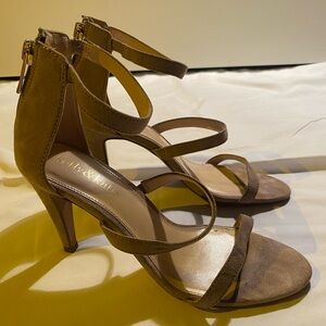 Kelly & Katie Heels – Size 6